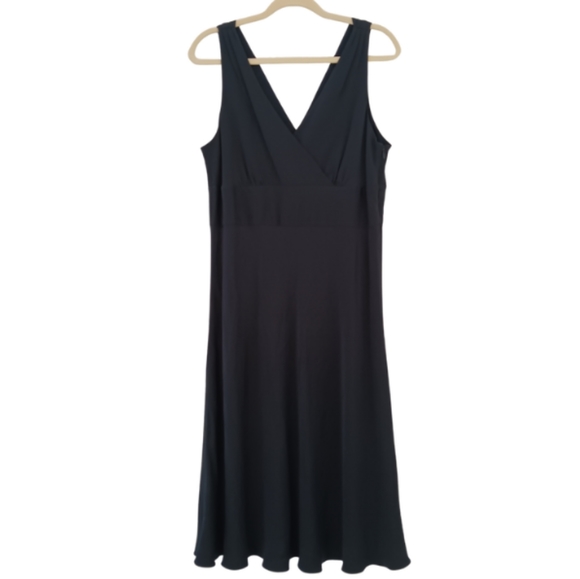 🎁 NWOT J. Crew Sophia Silk Dress. V-Neckline w/ Subtle Pleats on Front & Back - Picture 8 of 16